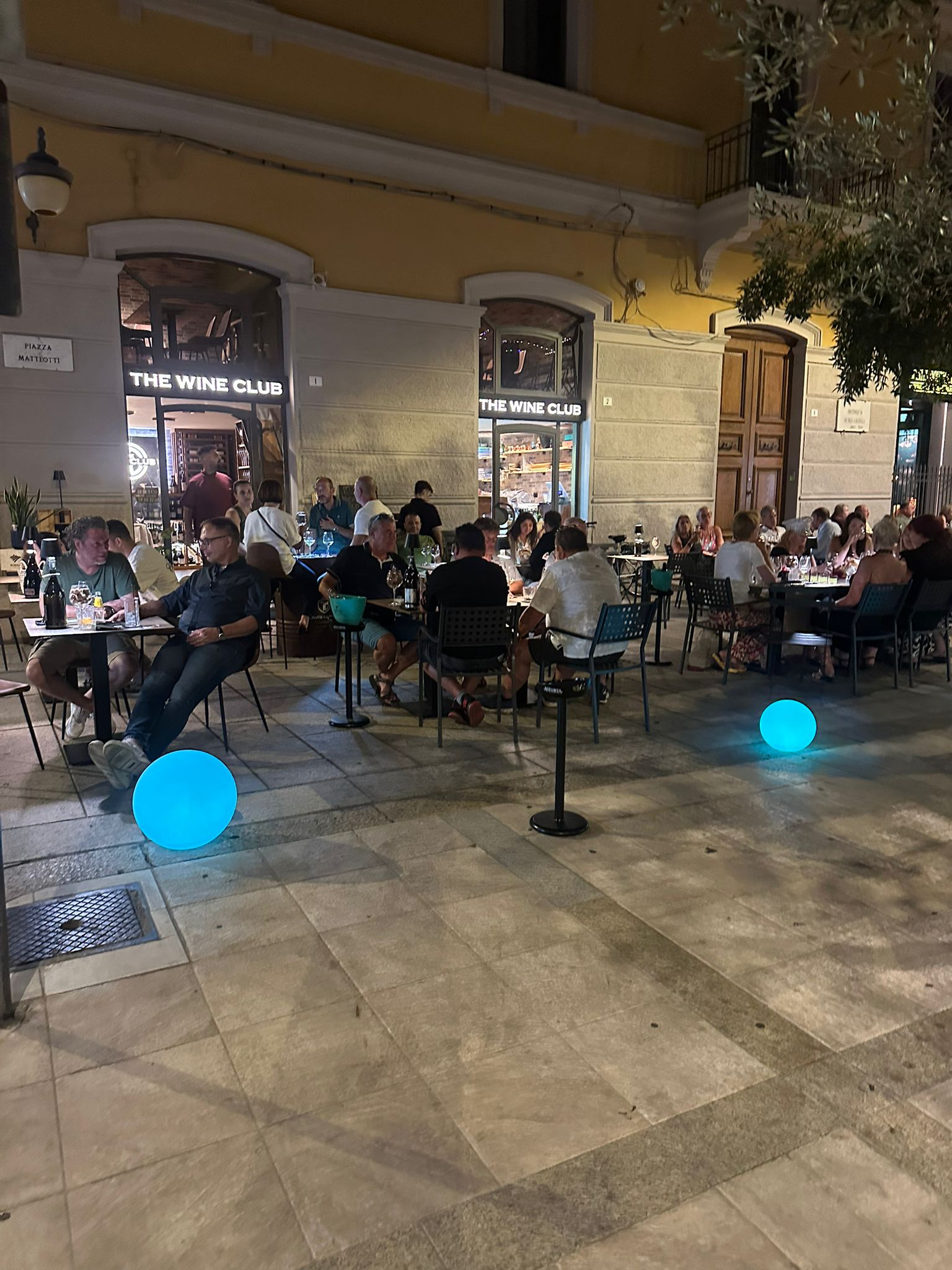 Vista esterna del wine bar