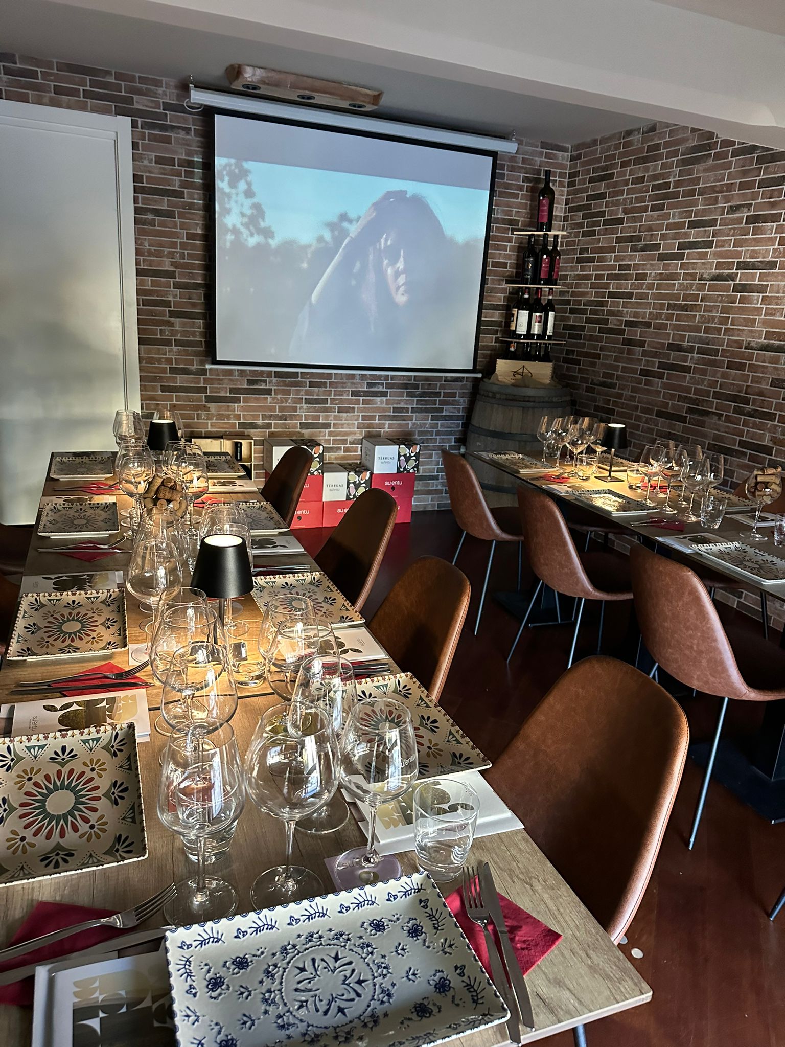 Spazio con proiettore per meeting